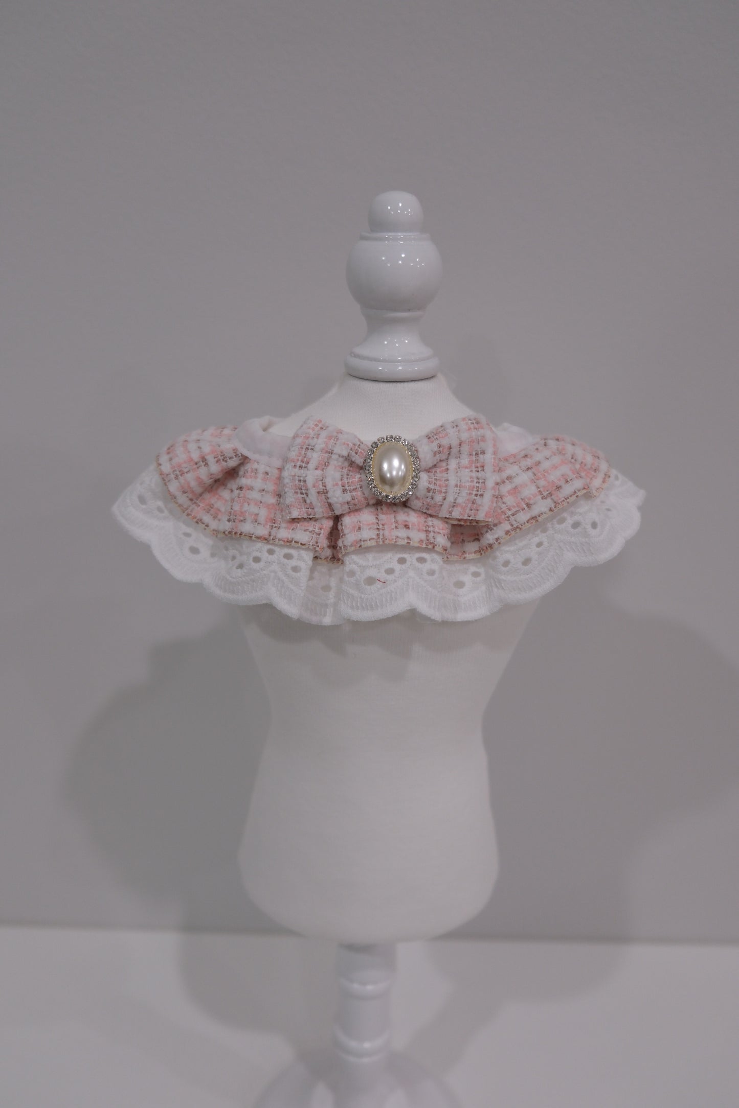 Pink Gridded Collar