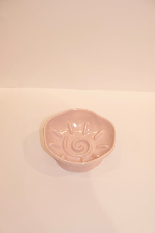 Swirl Design Feeder